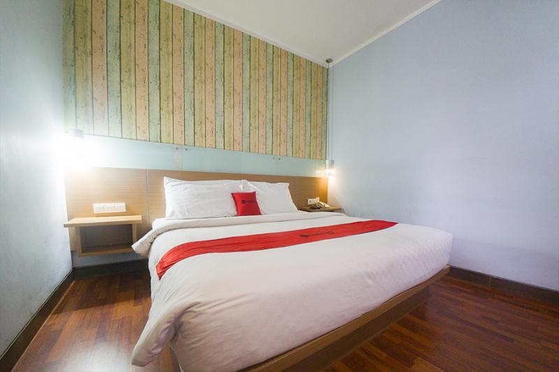 RedDoorz Plus @ Celaket Malang Exterior foto